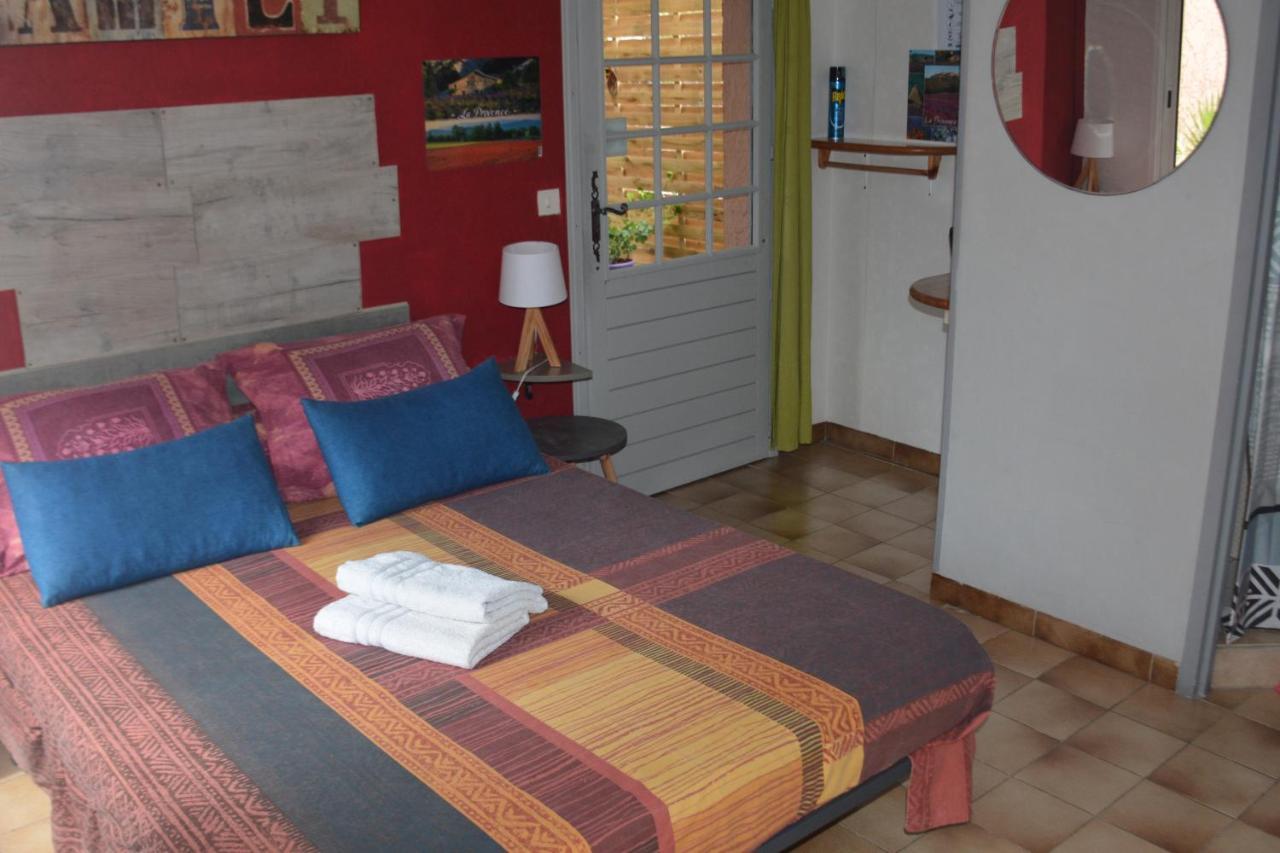 Bed and Breakfast Mas Les Cigales Roaix Zewnętrze zdjęcie